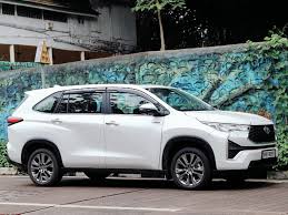 Innova Hycross